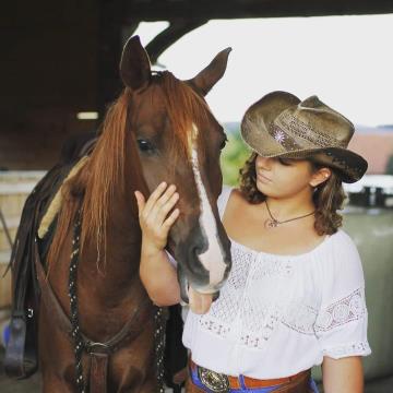 Posestvo Dobrodih, arhiv Urške Granda